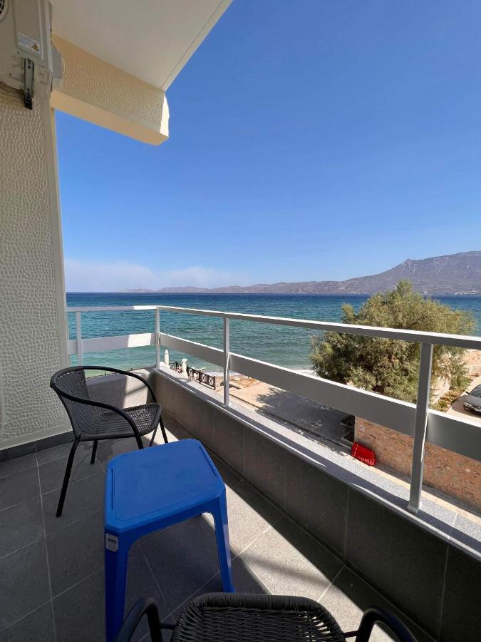 Beach Retreat In Town Corinth Exterior photo